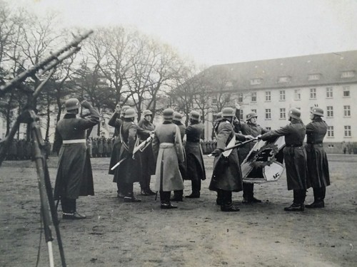 FOTOALBUM PARIS UNTER DEUTSCHE BESATZUNG